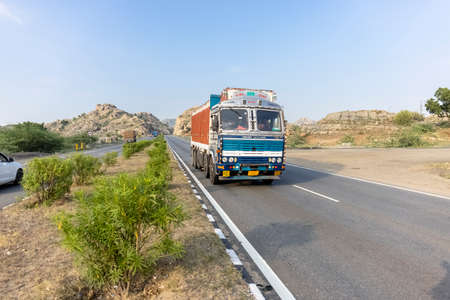 Night Overtaking Safety Tips for Trucks & Heavy Vehicles in India